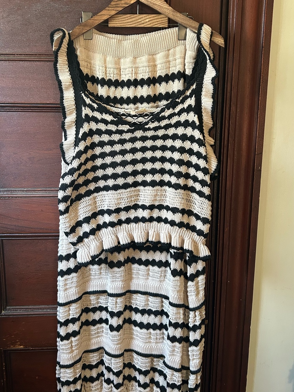 Solitaire Boho Black and Cream Knit Matching Skirt Set Size XL